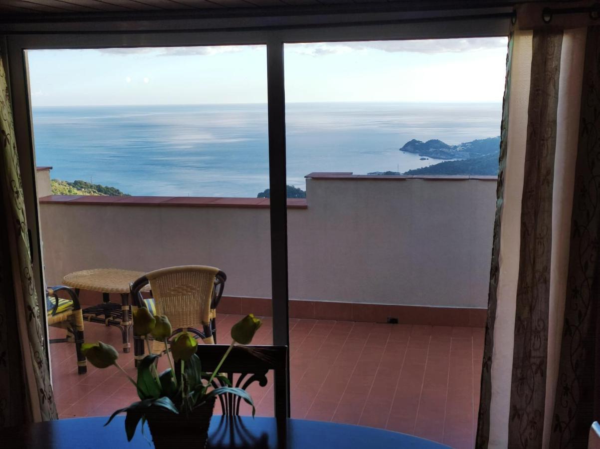 Appartamento La Panoramica Gallodoro Esterno foto